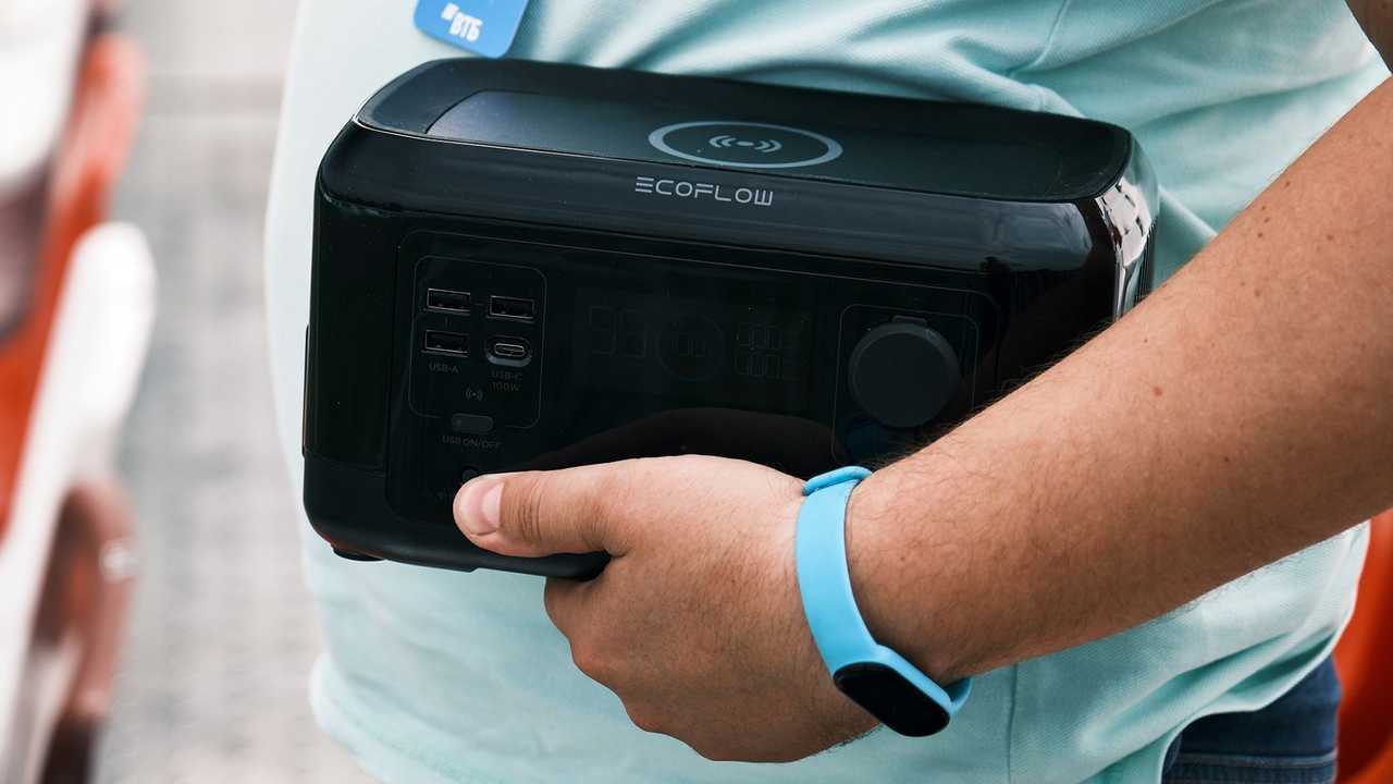 Журналист + зарядная станция EcoFlow River Mini