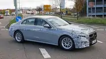Mercedes-Benz E-Klasse Limousine (2023) fast ungetarnt erwischt