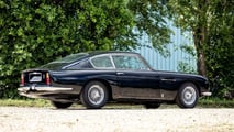 Aston DB6 1