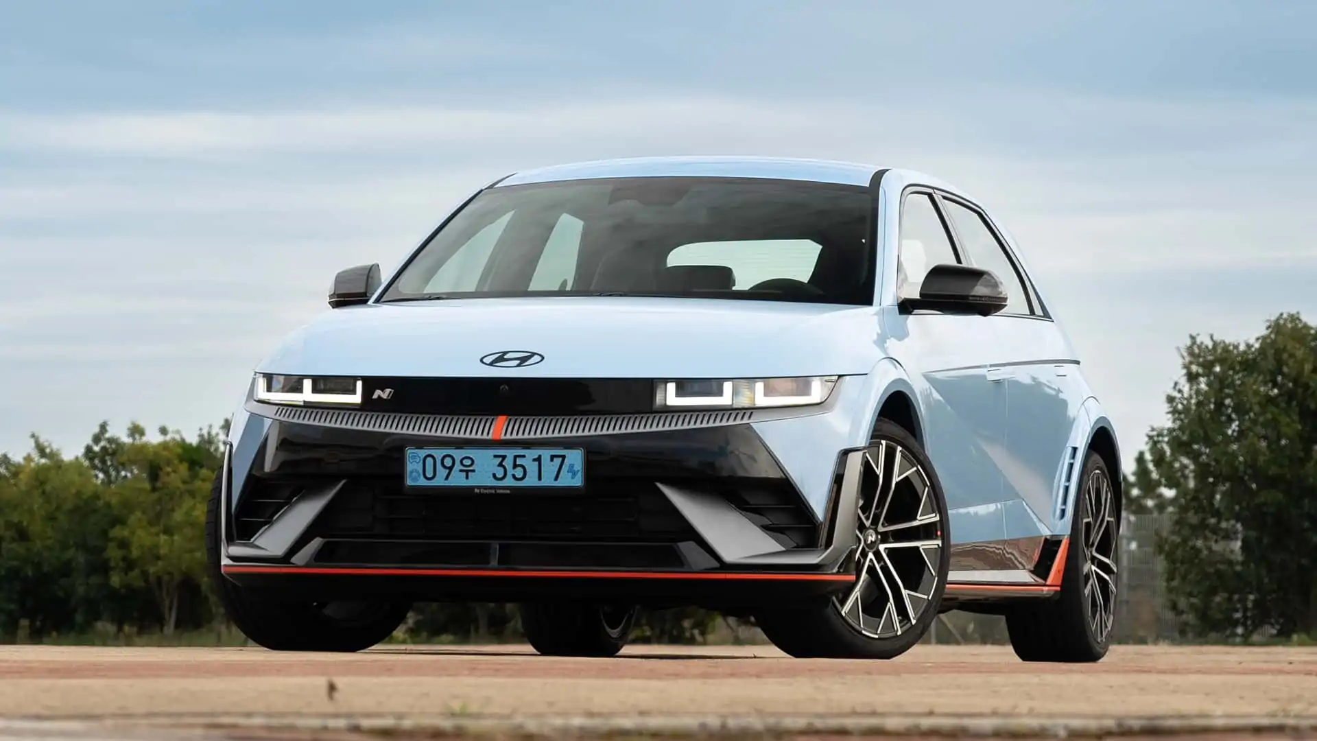 https://cdn.motor1.com/images/mgl/W8GJAq/s1/2024-hyundai-ioniq-5-n-first-drive-review.webp