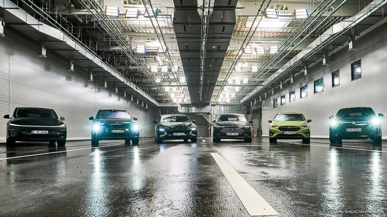 ADAC testet Wettereinflüsse auf Assistenzsysteme