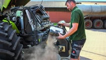Cause di surriscaldamento del trattore dopo la pulizia del radiatore e controlli su raffreddamento, filtri, ventilazione e manutenzione per prevenire danni al motore