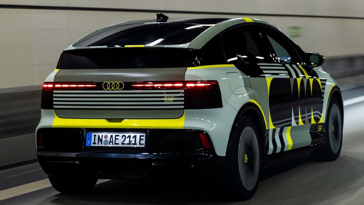 2027 getarnter Prototyp des Audi A2 E-Tron