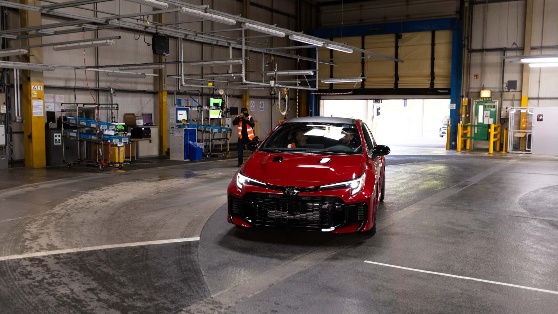 https://cdn.motor1.com/images/mgl/W8KXz3/s1/toyota-uk-production.jpg