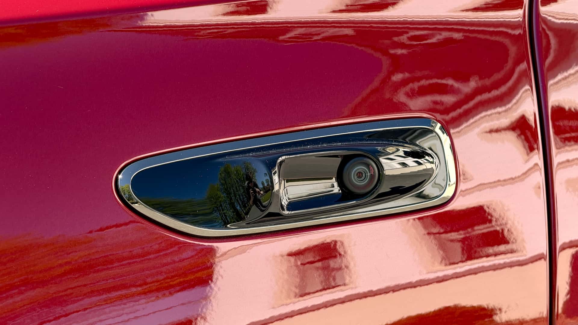 https://cdn.motor1.com/images/mgl/W8KrX3/s1/2027-mercedes-benz-s-class-first-drive-review.jpg