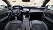 Peugeot E-408 (2026), la prova su strada di Motor1.com
