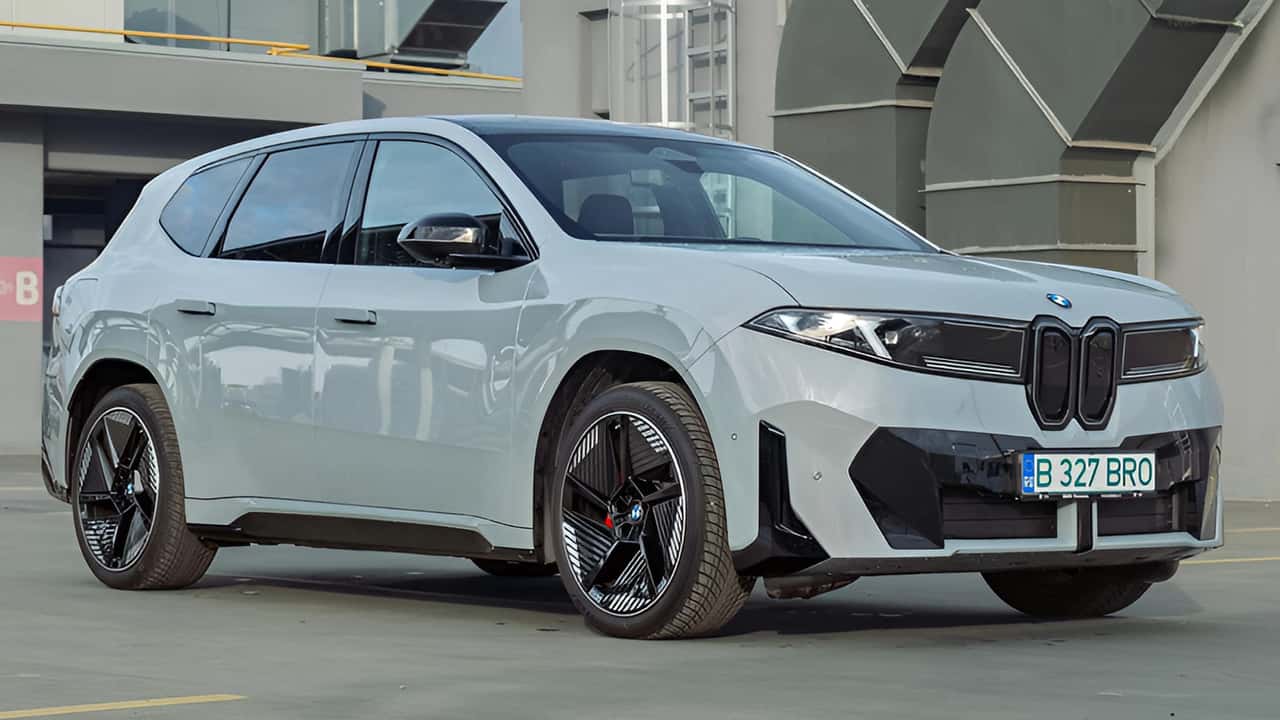 Antes de chegar ao Brasil, BMW iX3 lidera virada dos elétricos premium