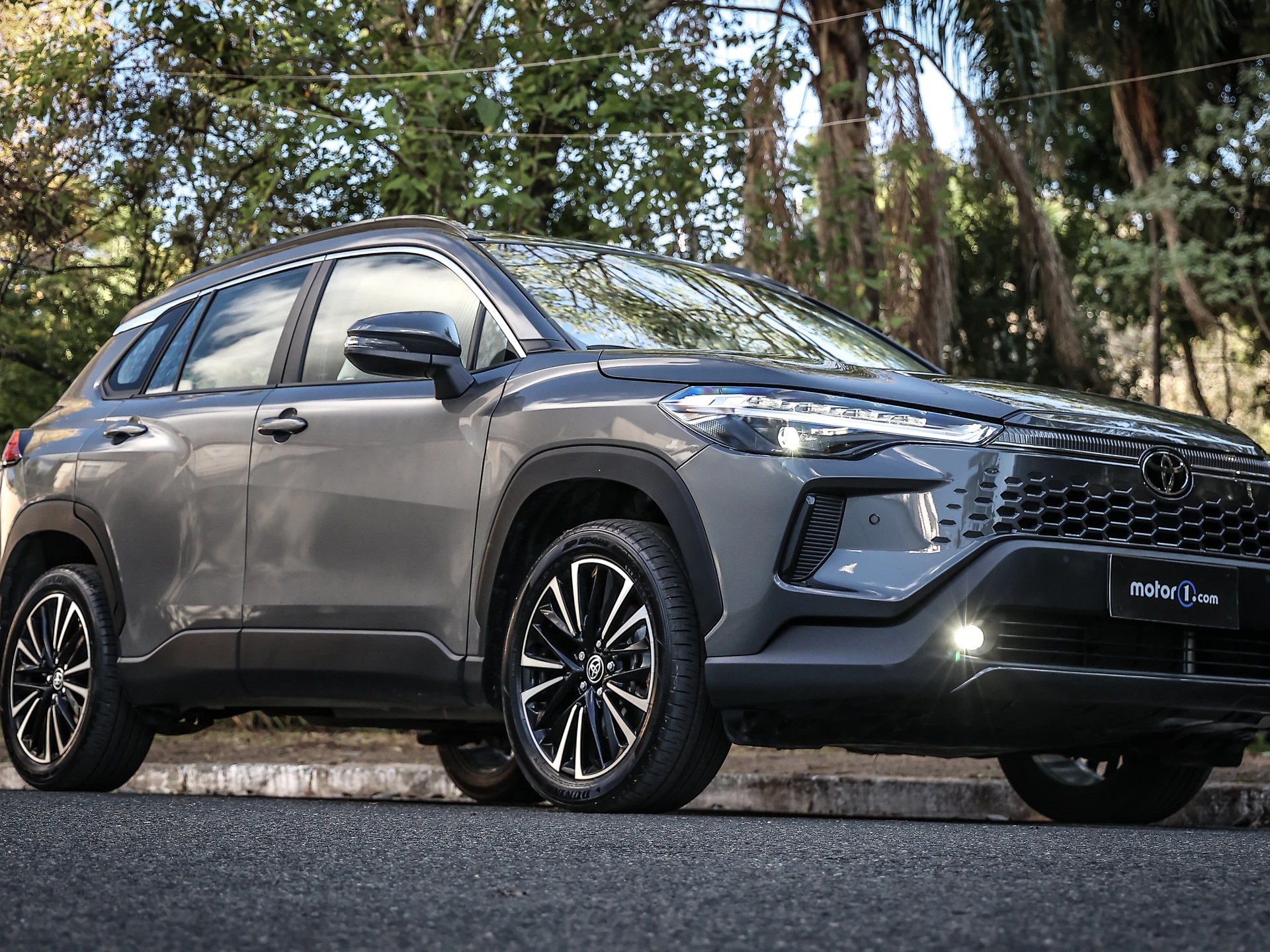 Teste: Toyota Corolla Cross XRX 2.0 melhora equipamentos e fica
