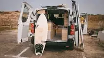 Giornata mondiale del Surf- Un camper di surfisti