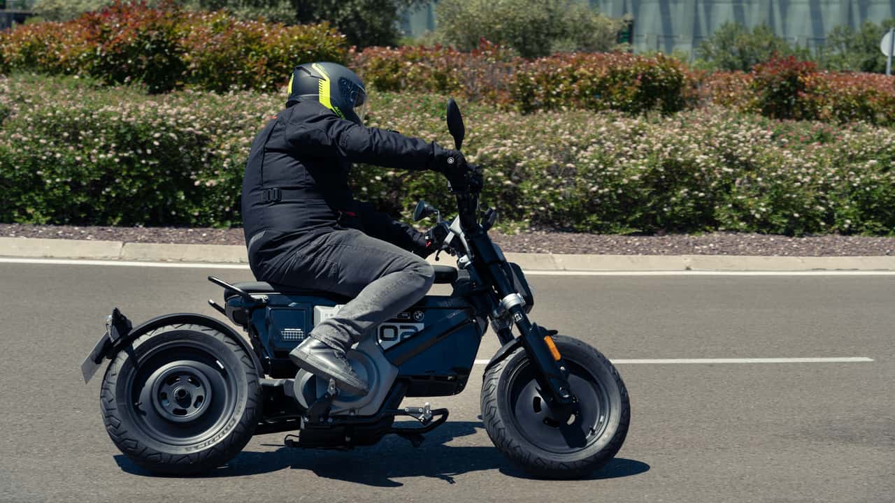 BMW CE02 2024 primera prueba
