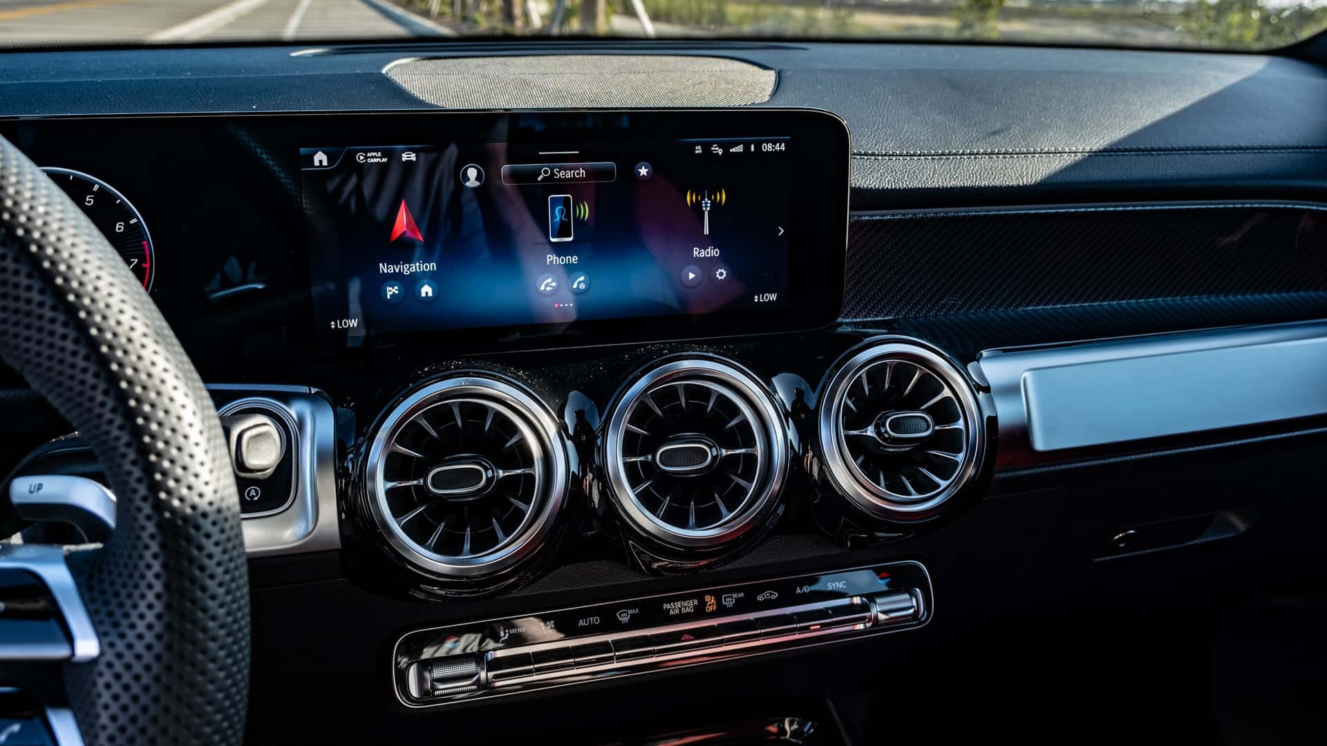 https://cdn.motor1.com/images/mgl/W8ML0o/s1/2024-merceds-amg-glb35-review.jpg