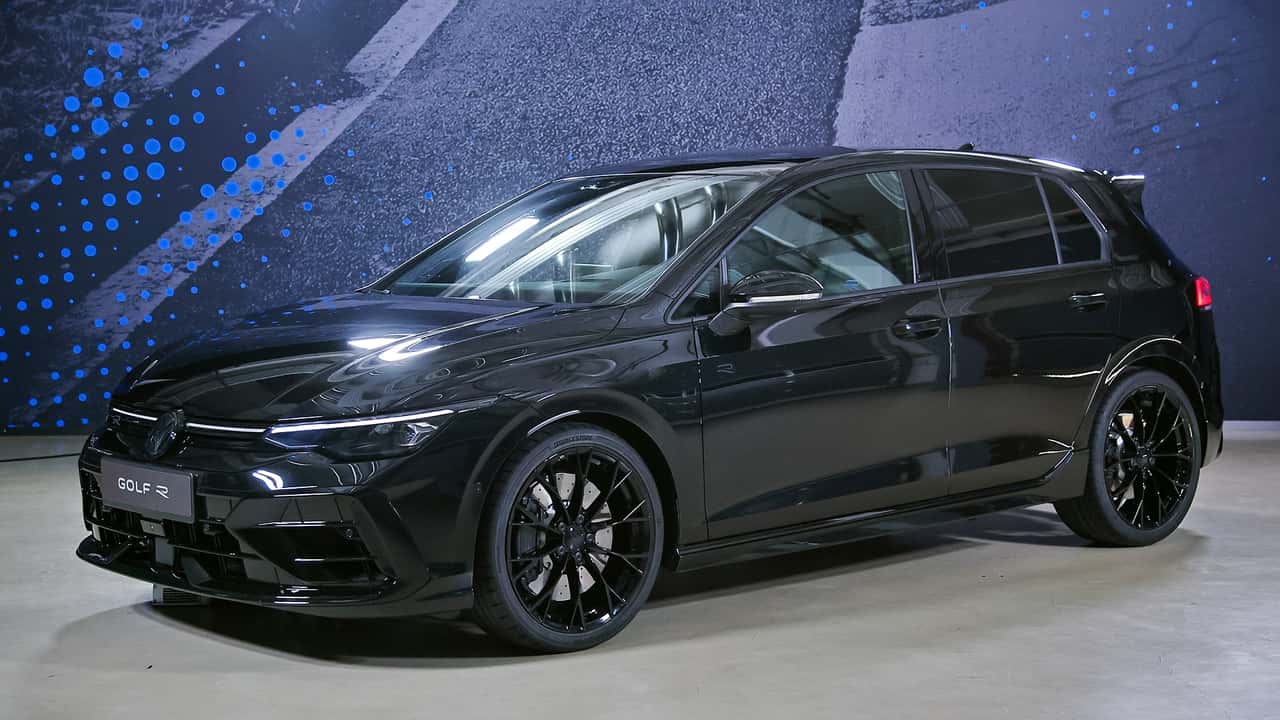 VW Golf R Black Edition 2024 Black World Premiere