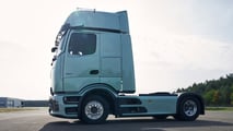 BROTECT Entspiegelungs Schutzglas Mercedes Actros L 2024 - 3 Stück Matt