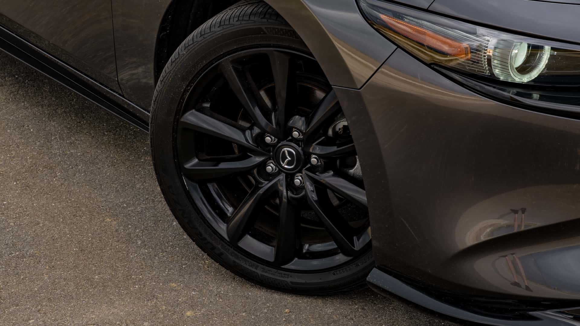 https://cdn.motor1.com/images/mgl/W8YGZ1/s1/2024-mazda3-turbo-review.jpg