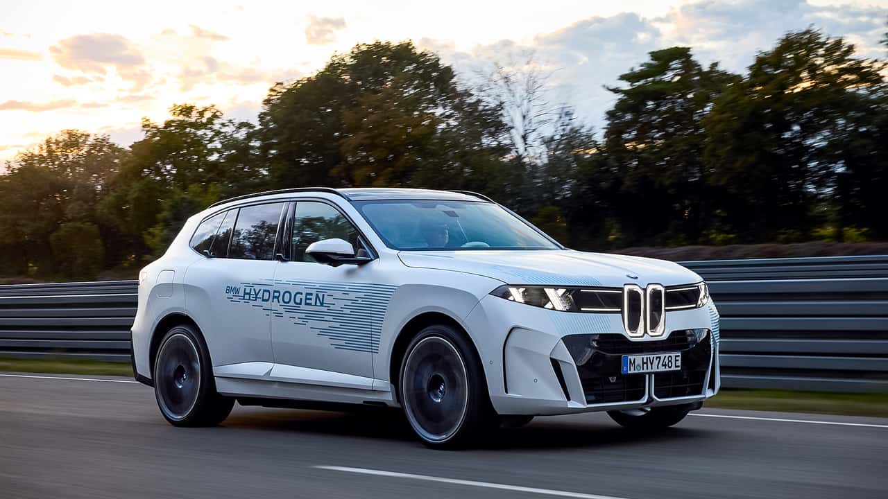 BMW iX5 Hydrogen (2026)