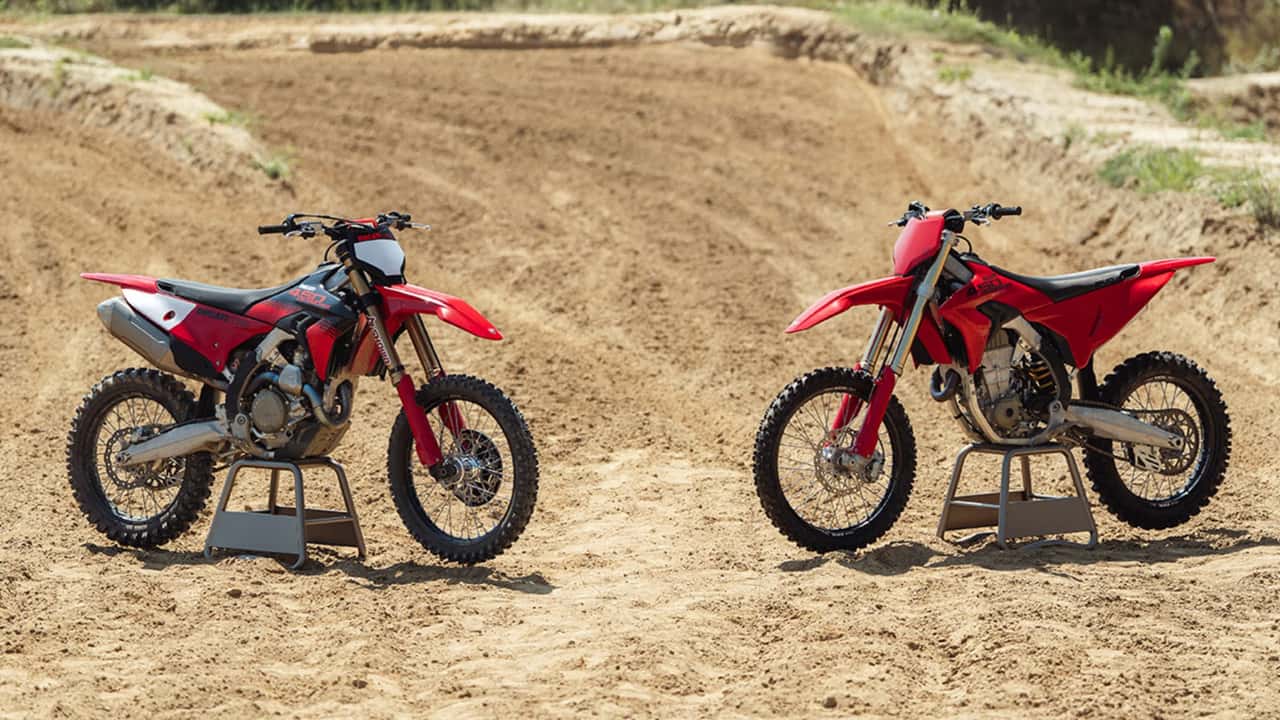 Ducati ставит димовые клапаны на мотоцикл для бездорожья и идёт дальше