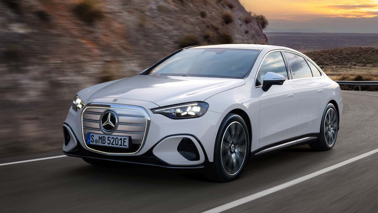 Mercedes C-Klasse elektrisch in Weiß