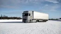 FOTO - Mercedes eActros: test al Circolo Polare