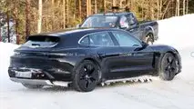 Porsche Taycan restyling, le foto spia delle diverse varianti
