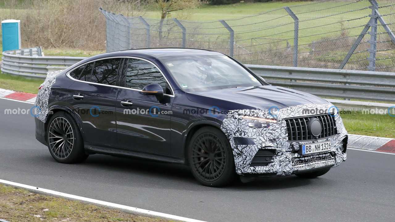 2023 Mercedes-AMG GLC 63 Coupe Casus Fotoğrafları