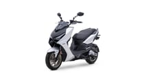 Fotografías de estudio del Kymco KRV200