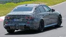 BMW M5 2024, le nuove foto spia al Nurburgring
