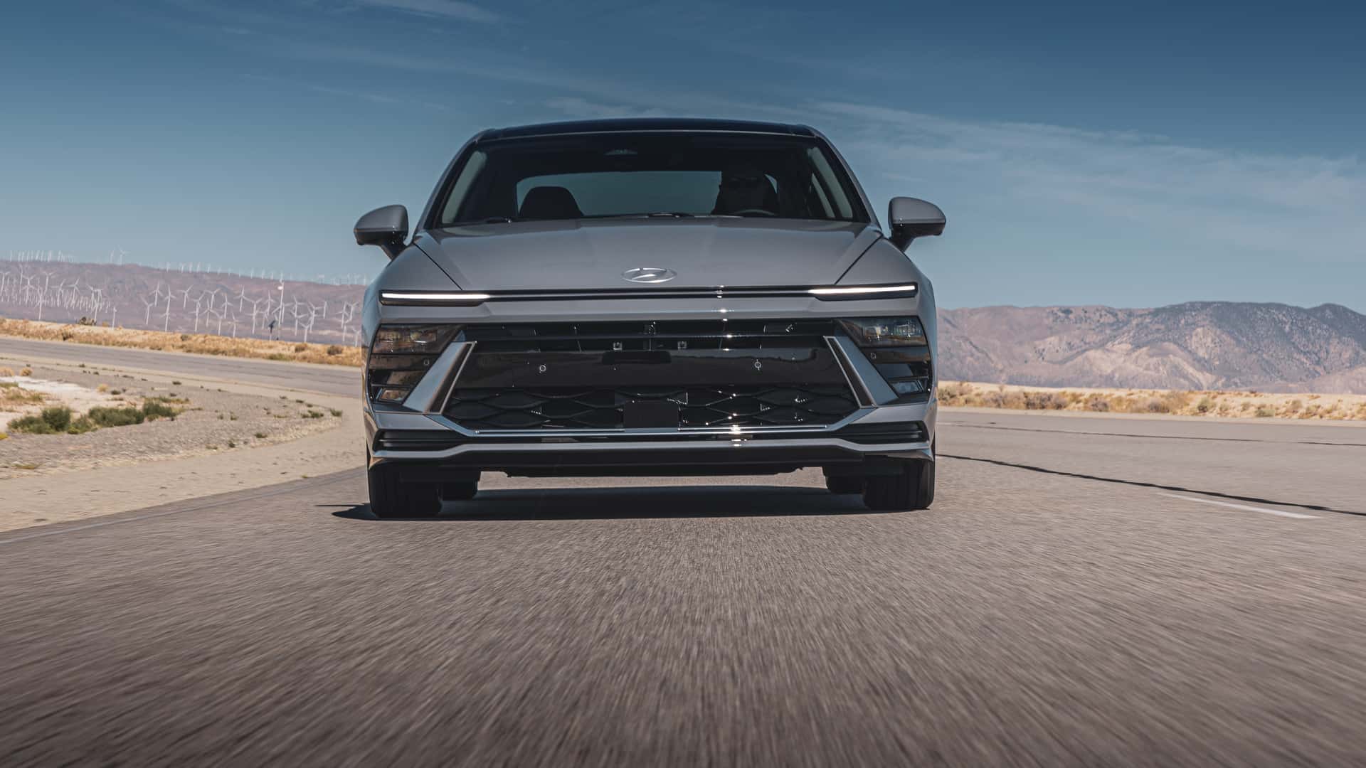 https://cdn.motor1.com/images/mgl/W8oVWN/s1/2024-hyundai-sonata-hybrid-limited.jpg