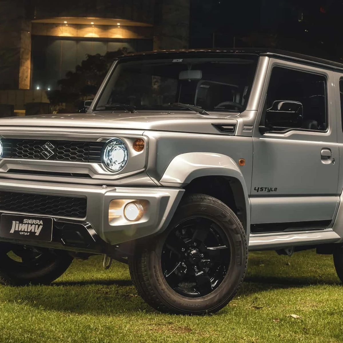 Suzuki Jimny fica até R$ 20.000 mais barato no Brasil; confira tabela