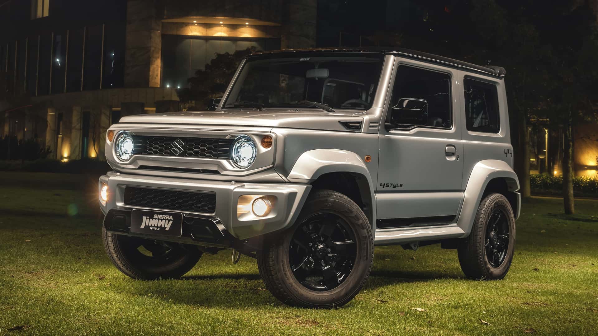 Suzuki Jimny fica até R$ 20.000 mais barato no Brasil; confira tabela