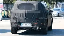 Hyundai Santa Fe (2024) als Erlkönig zeigt Lichtsignatur