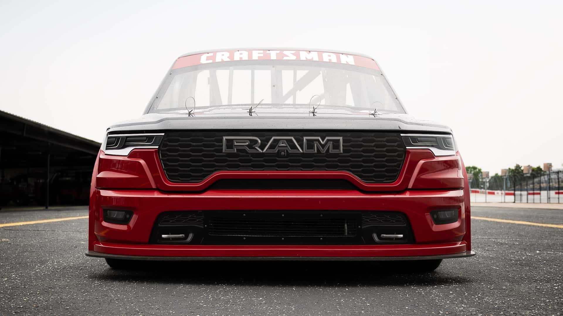 https://cdn.motor1.com/images/mgl/W8q2b1/s1/ram-1500-race-truck-concept.jpg