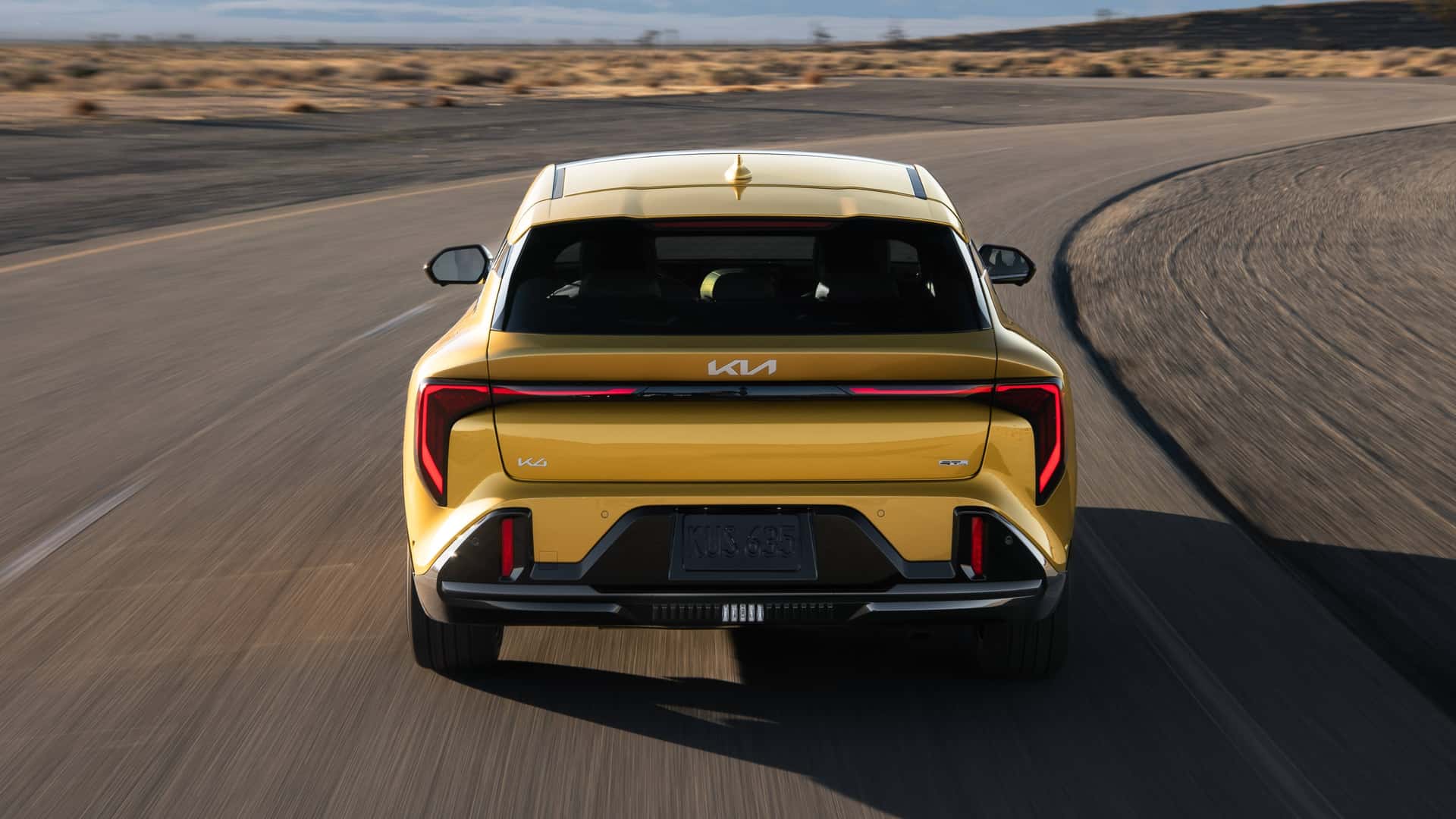 https://cdn.motor1.com/images/mgl/W8q6ro/s1/2025-kia-k4-hatchback.jpg