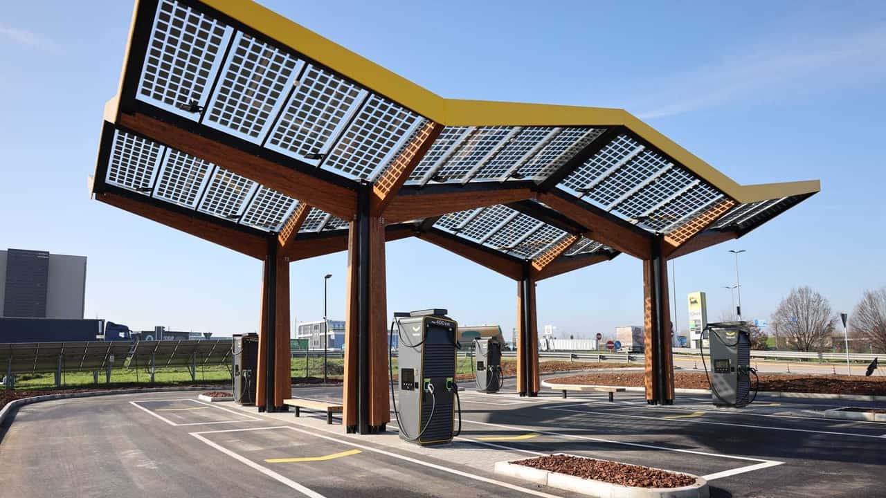 La stazione di ricarica Fastned a Brescia