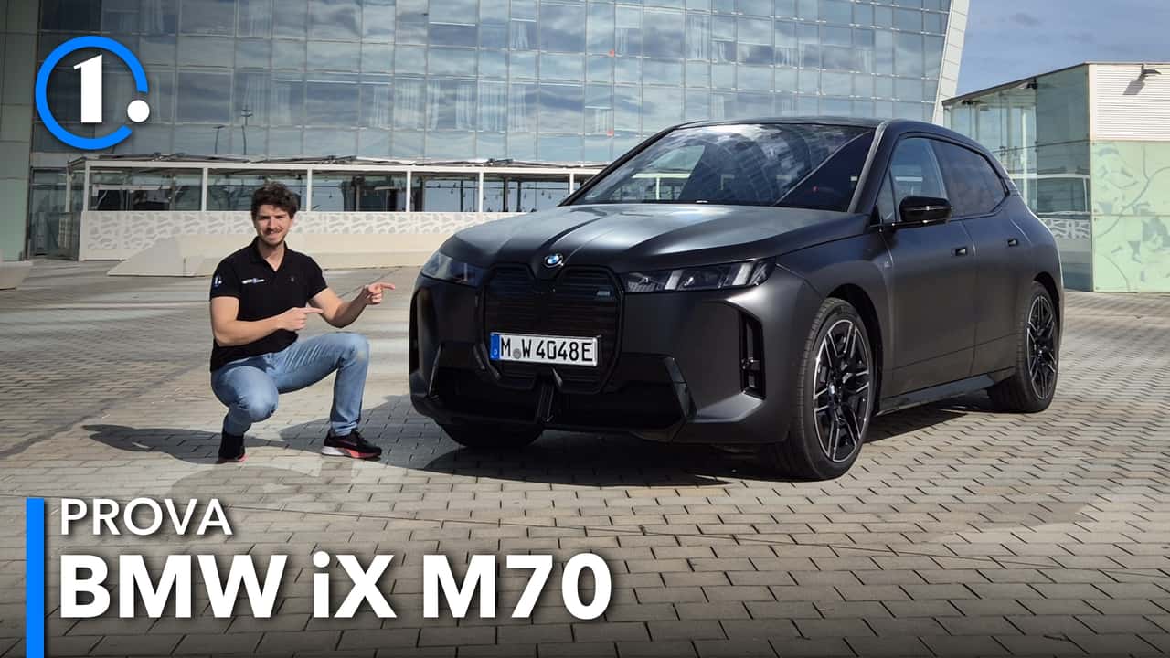 BMW iX M70, la prova