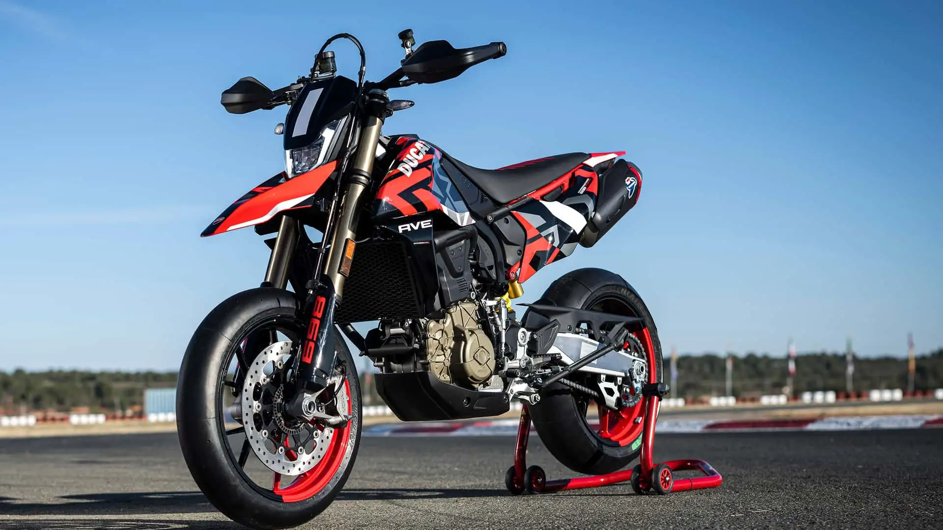 メダマデイト Ducati lança a Hypermotard 698 Mono 2025 no Brasil; veja o preço
