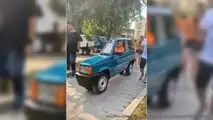 Dieser alte Fiat Panda ist nur 50 Zentimeter breit