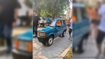 Bu eski Fiat Panda sadece 50 santimetre genişliğinde