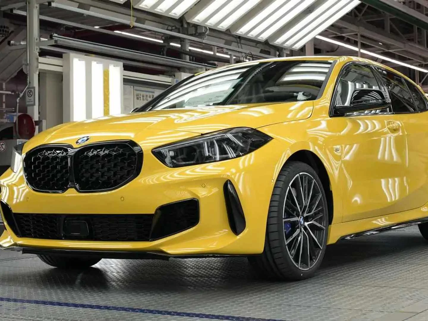 BMW Individual Colors Now Available Even For Lowly FWD Cars