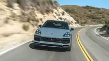Vue avant de l'extérieur du Porsche Cayenne Turbo GT 2022