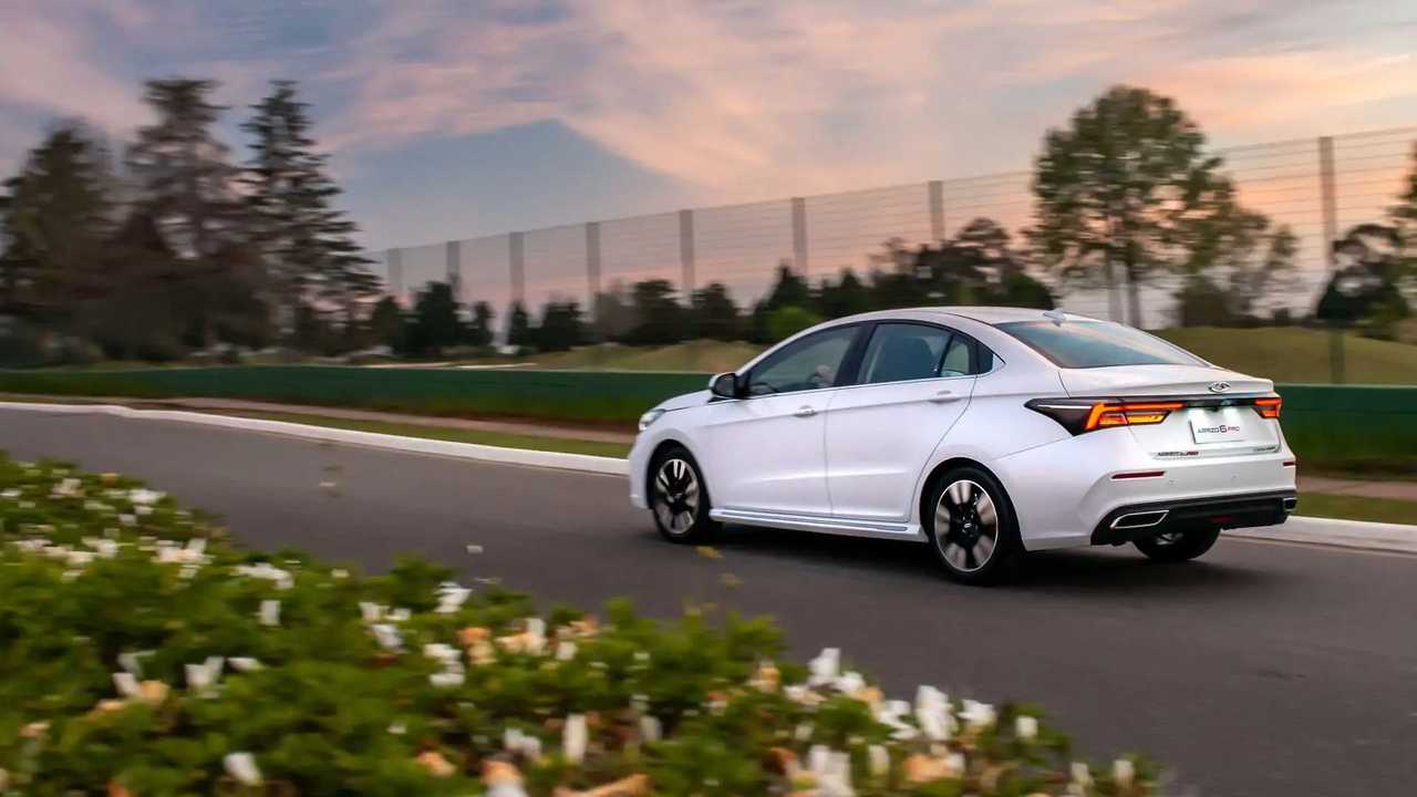 Linhas esportivas nas laterais - Arrizo 6 Pro