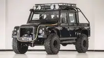 Land Rover Defender SVX ex-James Bond à vendre