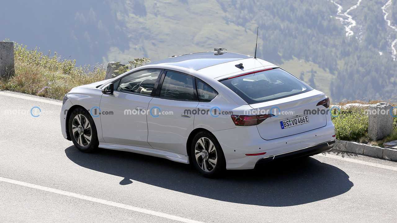 Volkswagen Aero B, le foto spia