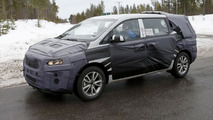 2015 Kia Sedona spy photo