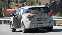 2015 Kia Sedona (Grand Carnival) spy photo