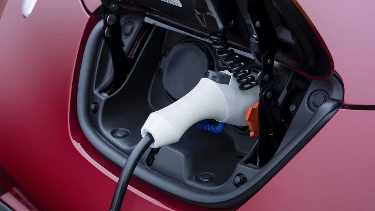 auto elettrica copertina