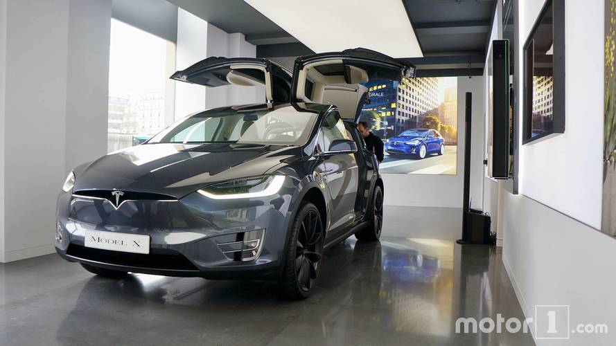 Showroom Tesla à Paris Madeleine
