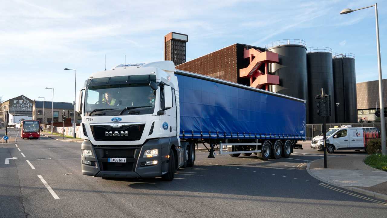 LGV drivers and cyclists swap wheels