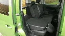 VW Caddy (2021): Bei dem Tumble-Sitzsystem lassen sich die Lehnen auf die Sitzflächen klappen - der erste Schritt zu mehr Kofferraum.