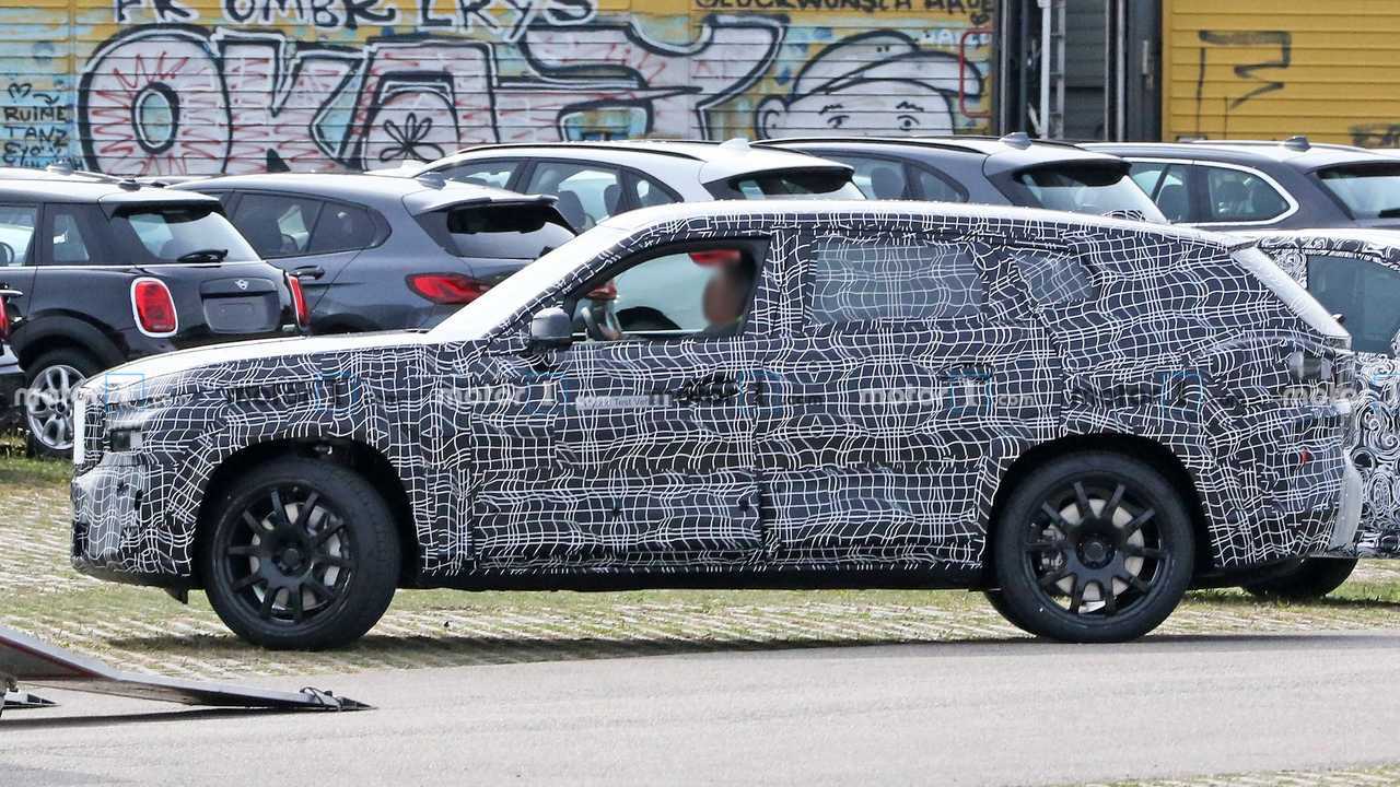 Photo espion BMW X8