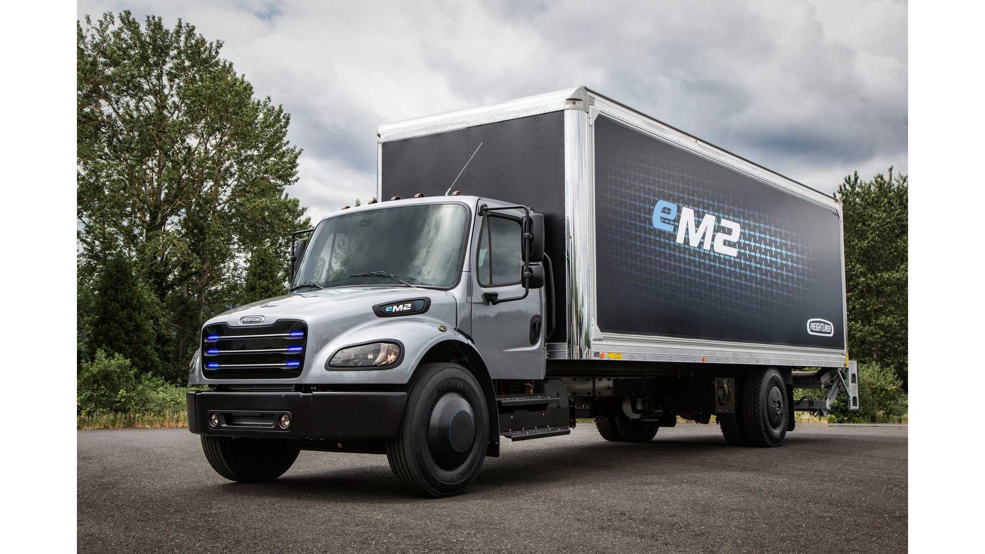 This Is How Bold Daimler S Electric Truck Bus Vision Actually